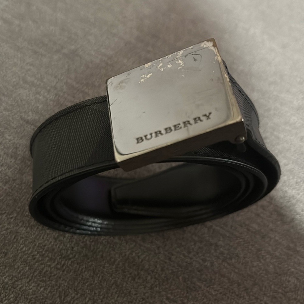 Burberry black checkered belt